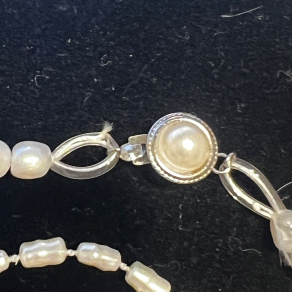 Elegant Freshwater Pearl Jewelry Set - Necklace, Bracelet, and Earrings - Picture 9 of 13